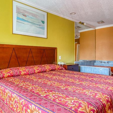 Hotel Corona Ca - Hwy 91 エクステリア 写真