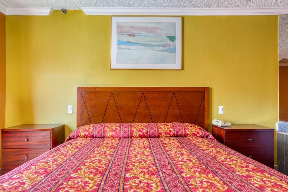 Hotel Corona Ca - Hwy 91 エクステリア 写真
