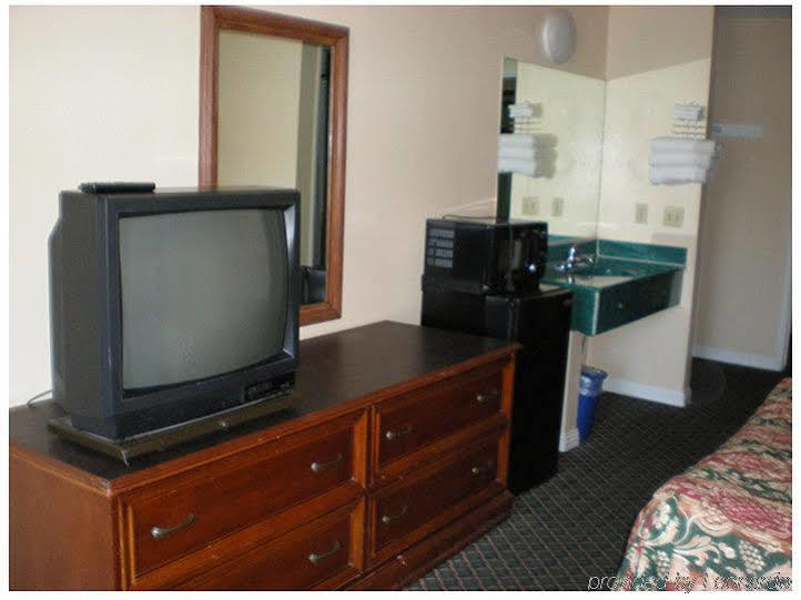 Hotel Corona Ca - Hwy 91 エクステリア 写真