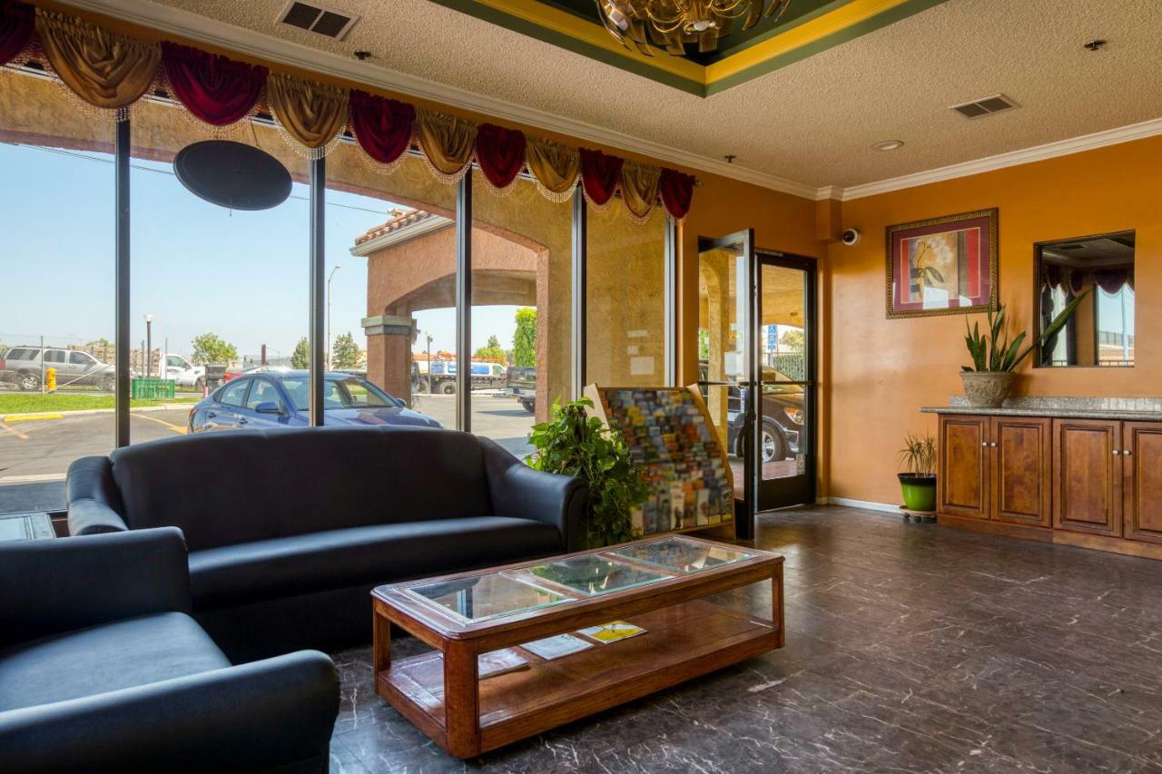 Hotel Corona Ca - Hwy 91 エクステリア 写真
