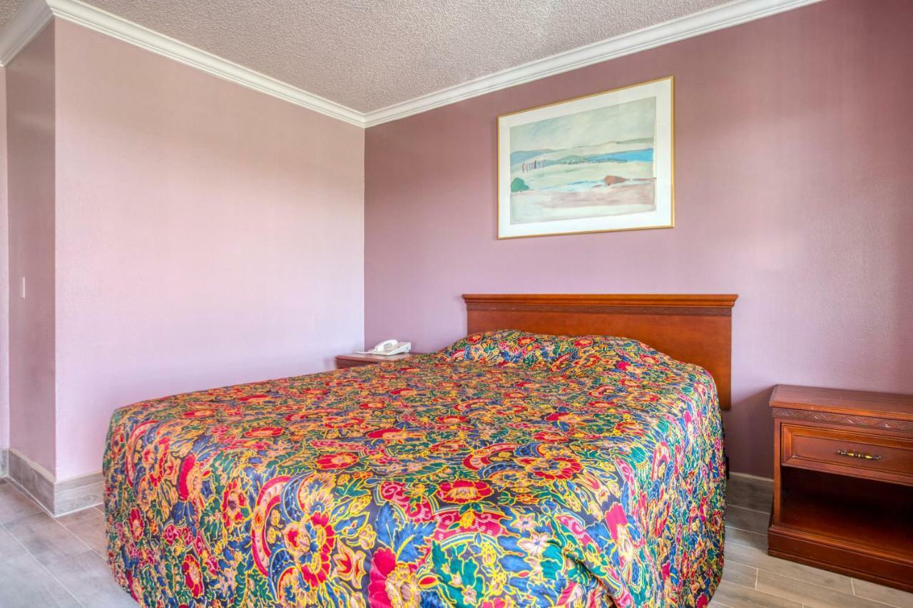 Hotel Corona Ca - Hwy 91 エクステリア 写真