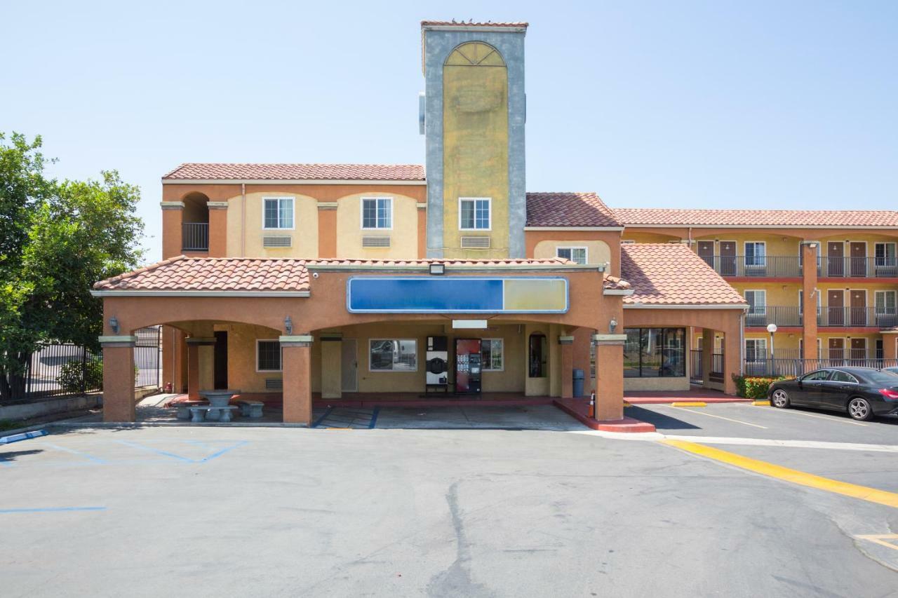 Hotel Corona Ca - Hwy 91 エクステリア 写真