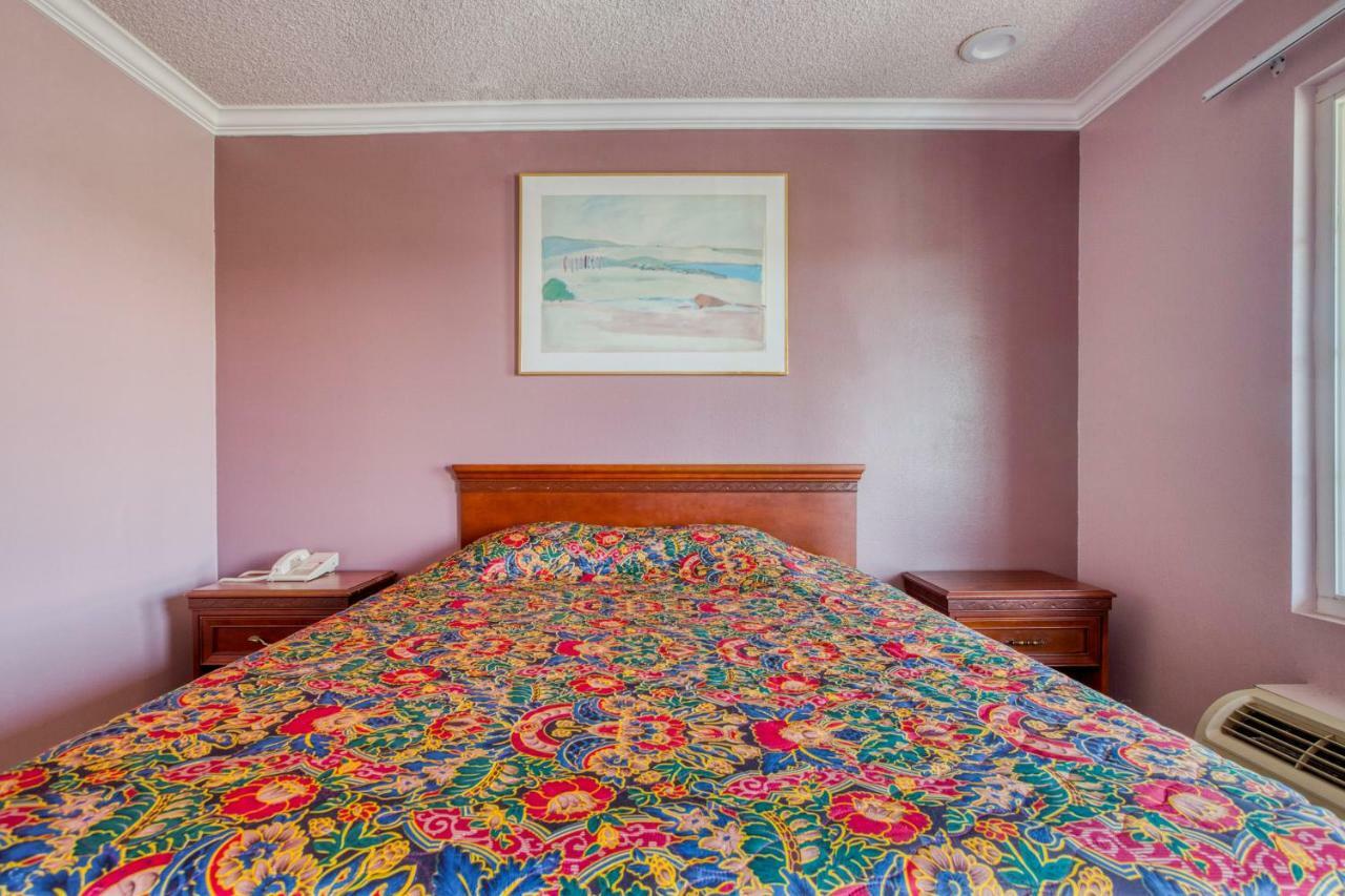Hotel Corona Ca - Hwy 91 エクステリア 写真