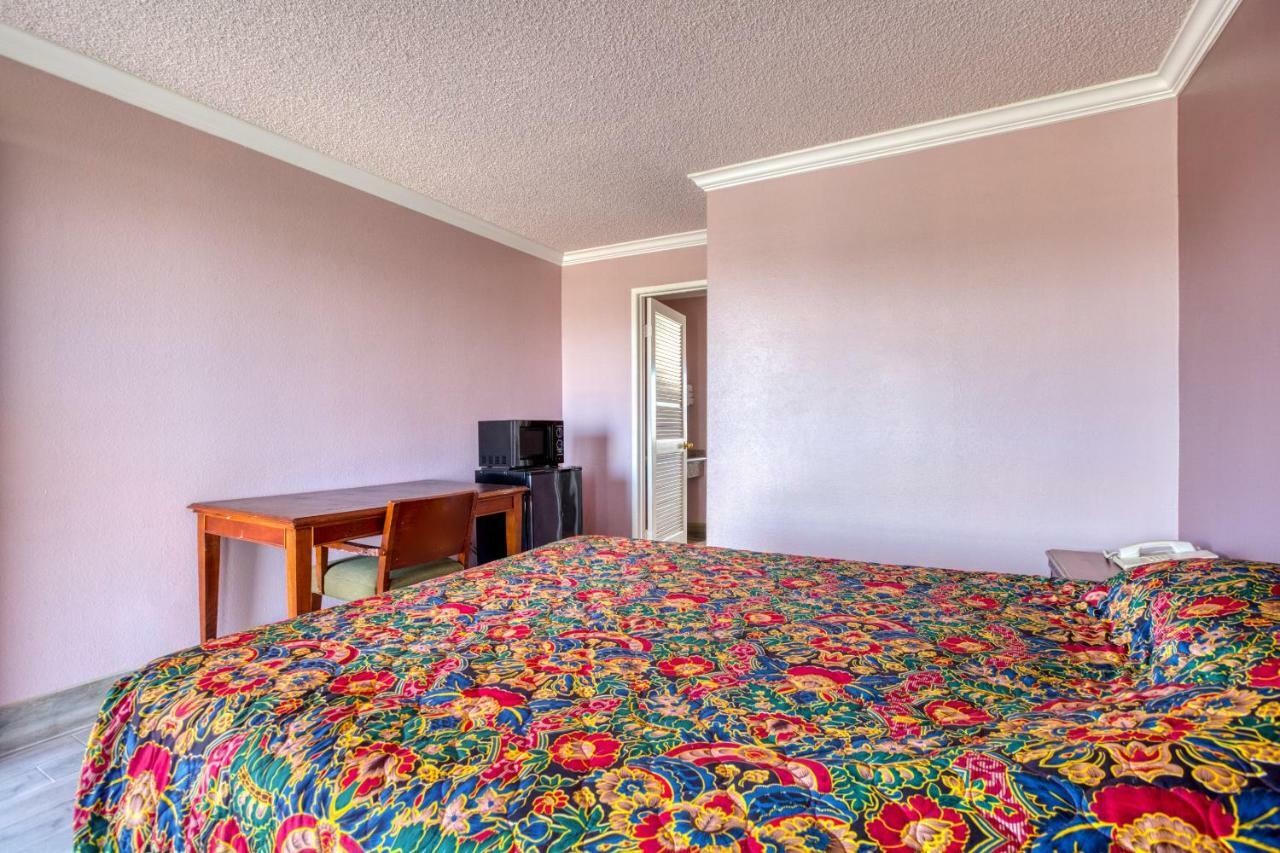 Hotel Corona Ca - Hwy 91 エクステリア 写真