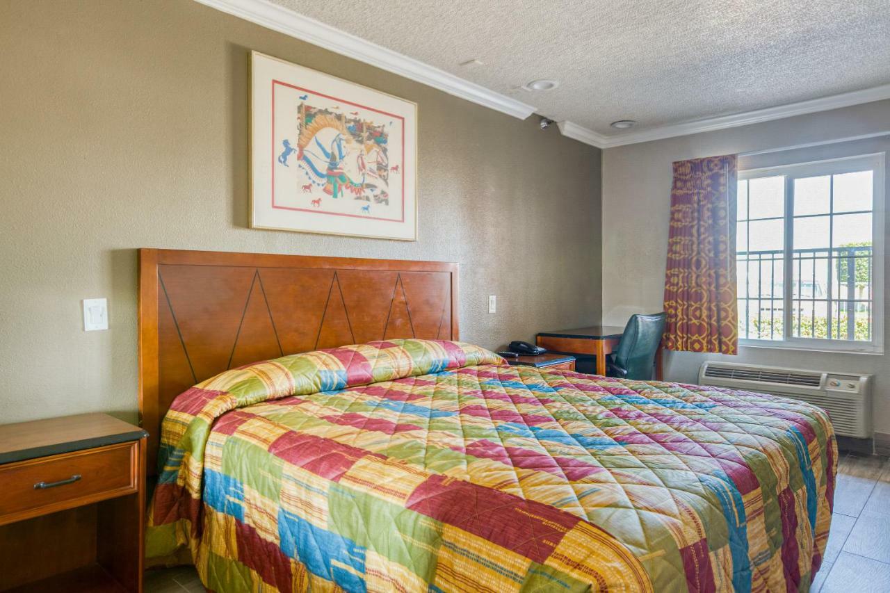 Hotel Corona Ca - Hwy 91 エクステリア 写真