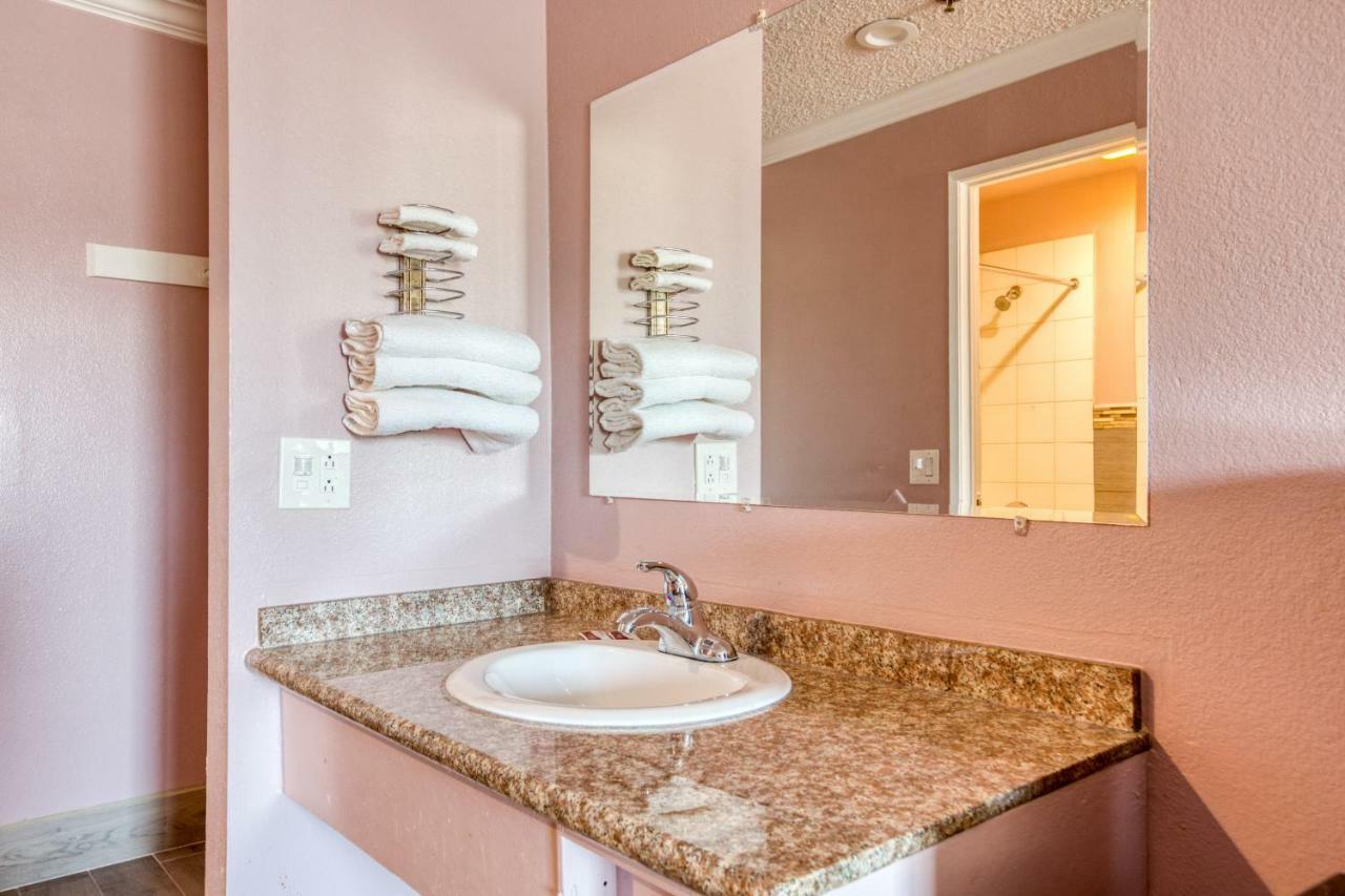 Hotel Corona Ca - Hwy 91 エクステリア 写真