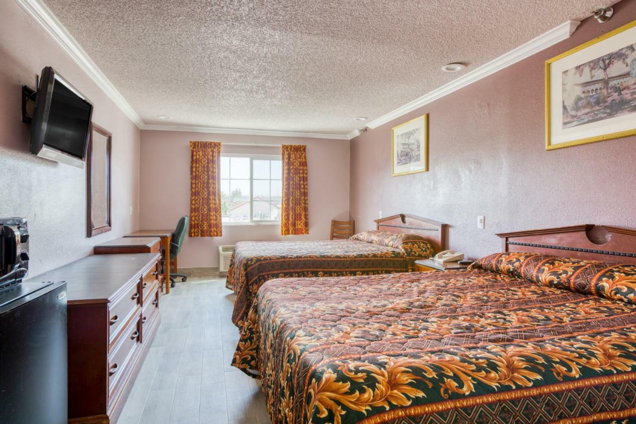 Hotel Corona Ca - Hwy 91 エクステリア 写真