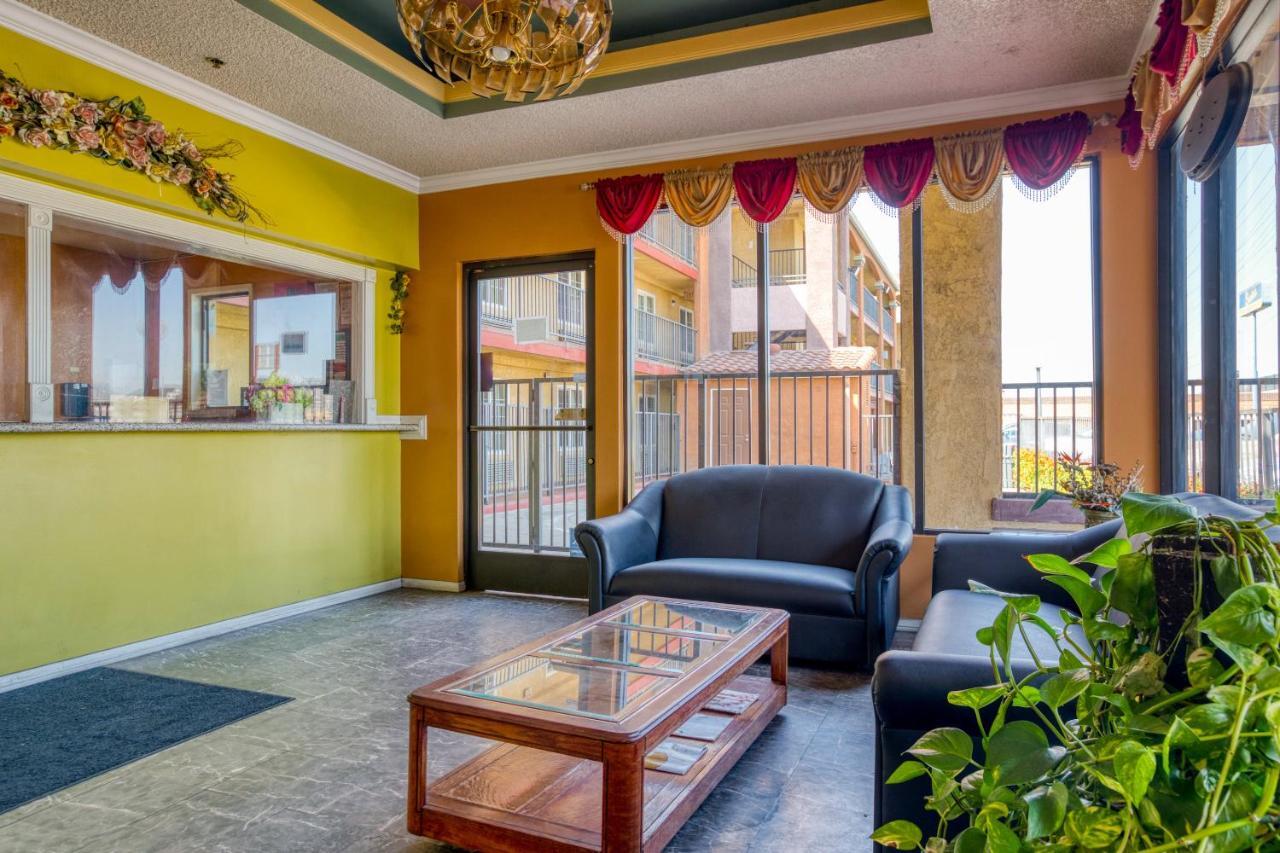 Hotel Corona Ca - Hwy 91 エクステリア 写真