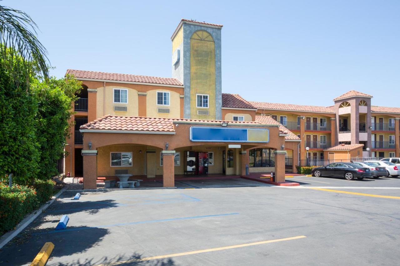 Hotel Corona Ca - Hwy 91 エクステリア 写真
