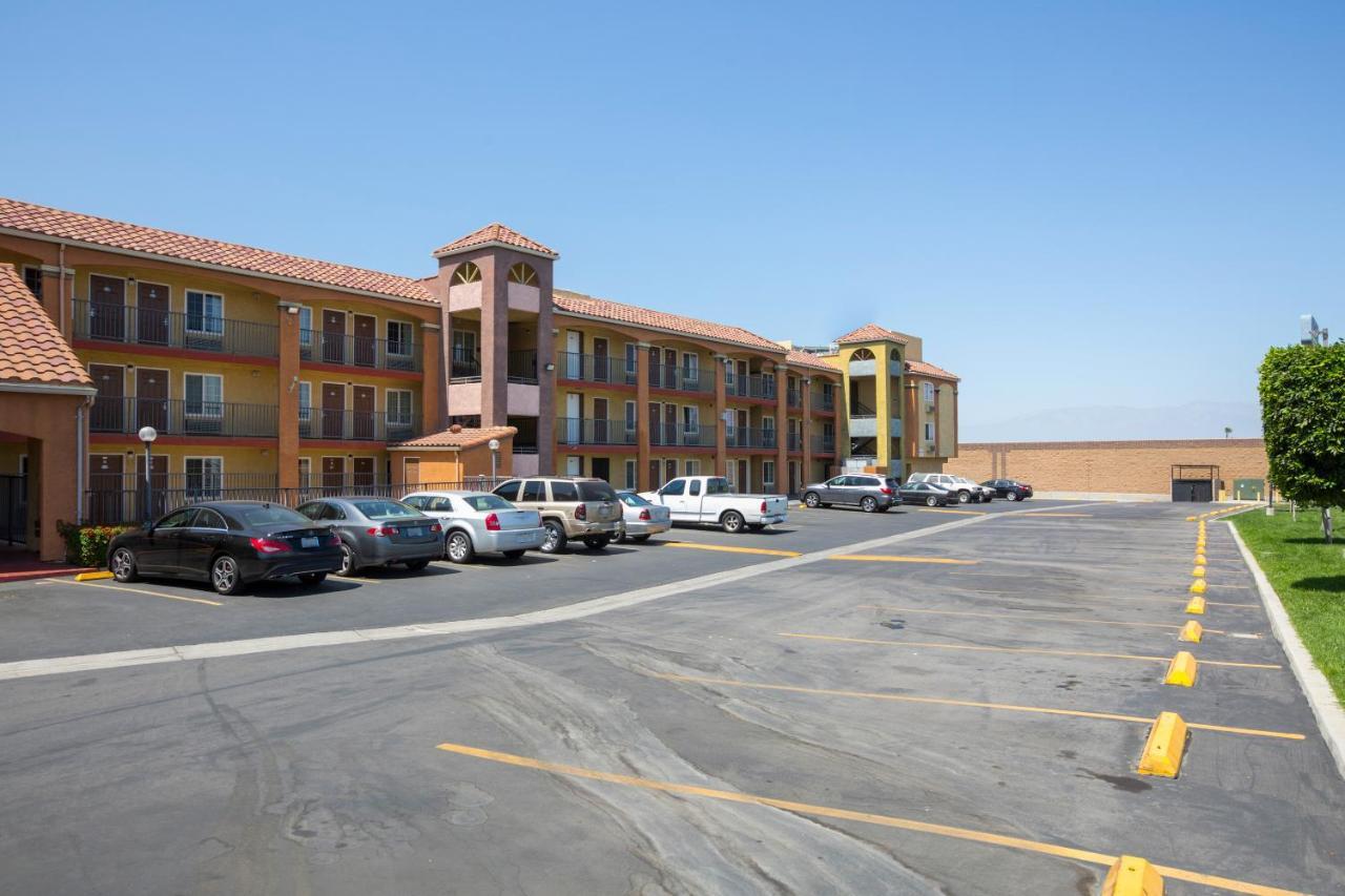 Hotel Corona Ca - Hwy 91 エクステリア 写真