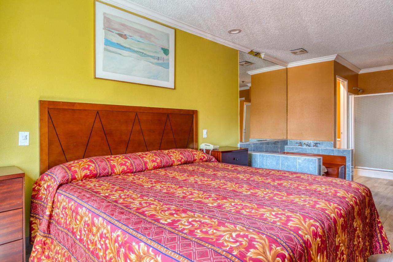 Hotel Corona Ca - Hwy 91 エクステリア 写真