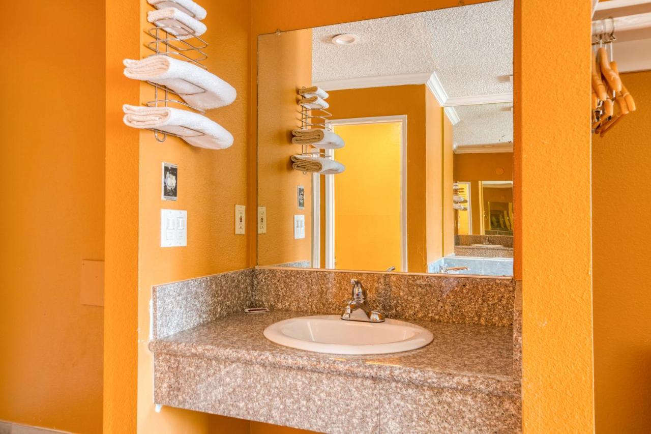 Hotel Corona Ca - Hwy 91 エクステリア 写真